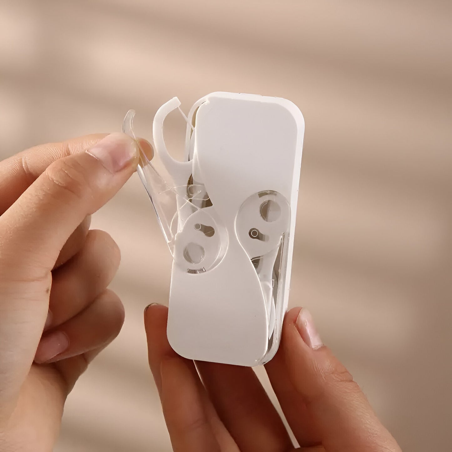 Portable Floss Dispenser - Comari Oral Care 